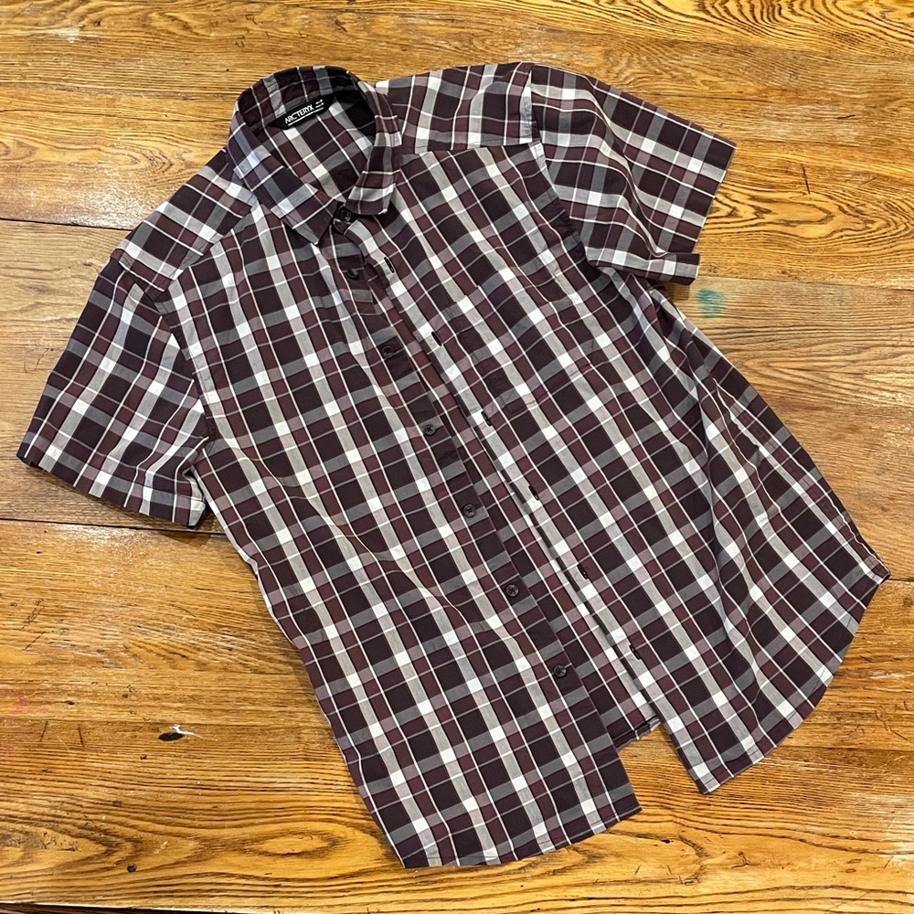 Arc'teryx Men's brownish-red and White Plaid SS Button Down Shirt
